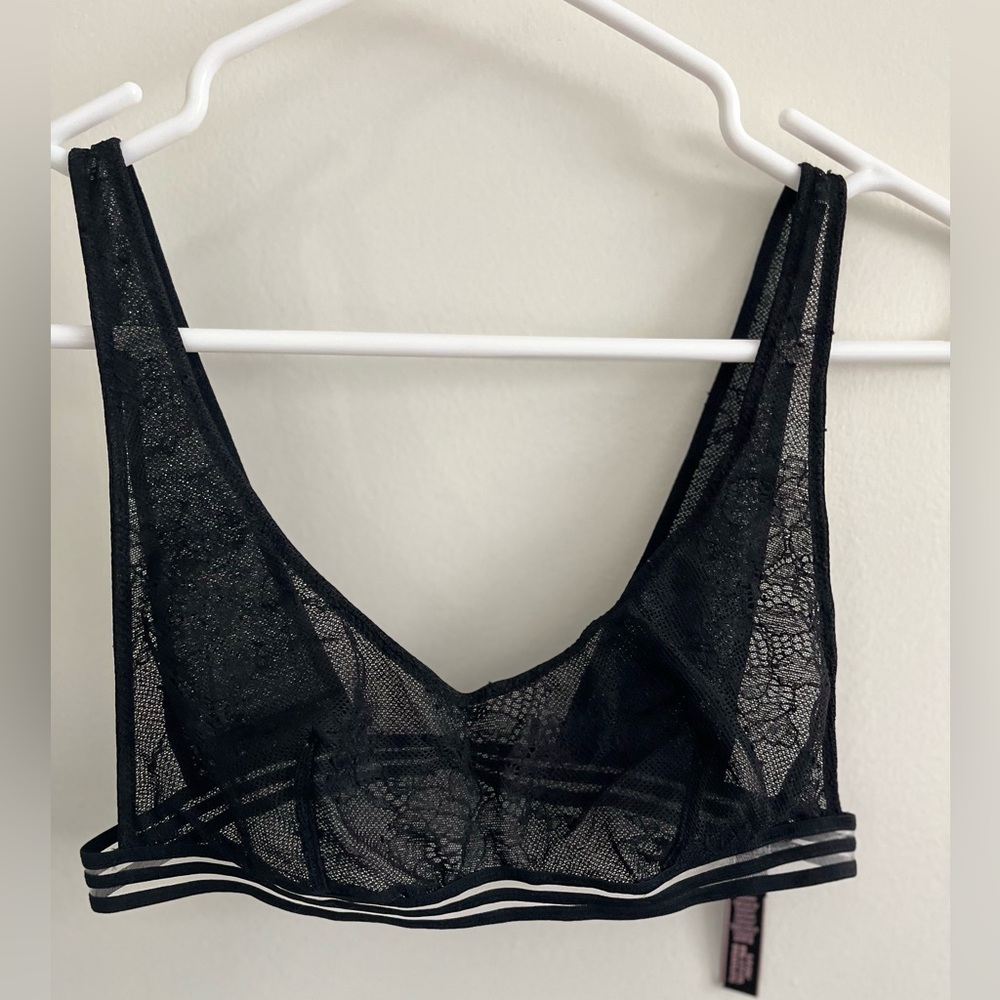 Victoria’s Secret very sexy black  bralette size small